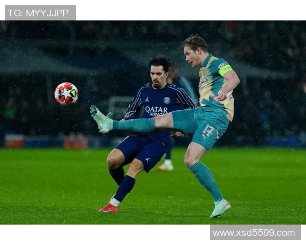 足球明星戴面罩的精彩瞬间与背后故事揭秘